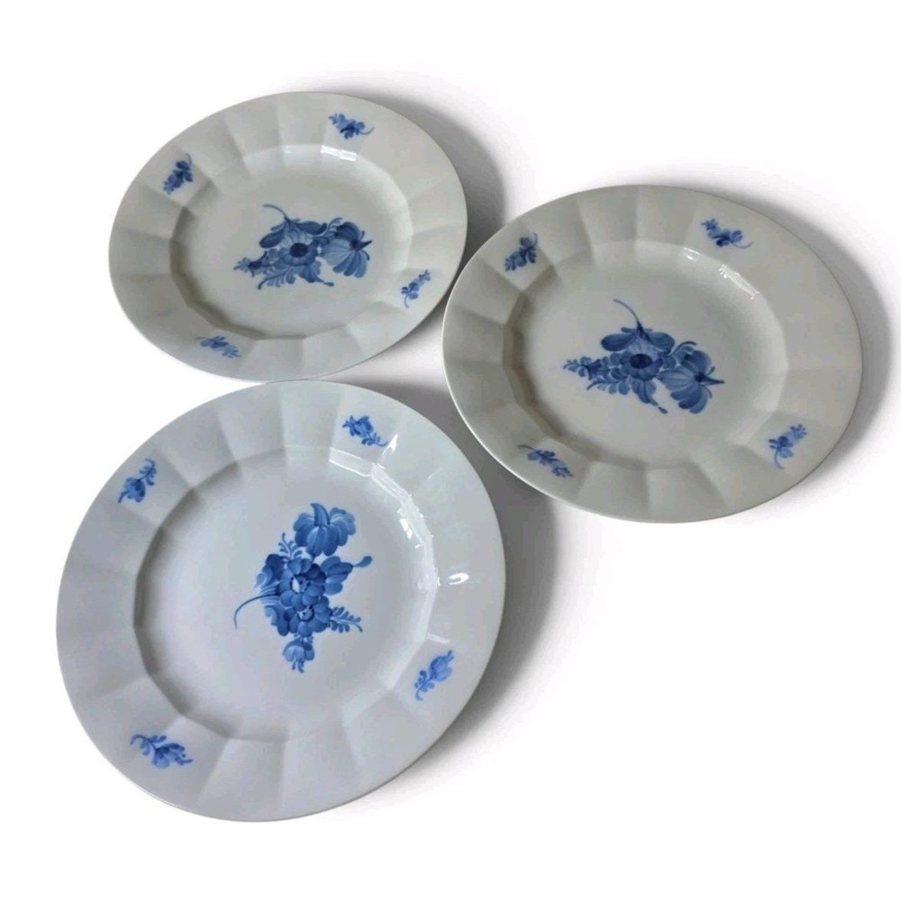 ROYAL COPENHAGEN 3 Blue Flowers Ribbed 10 1/8" Dinner Plates 10/8549 ~ Denmark